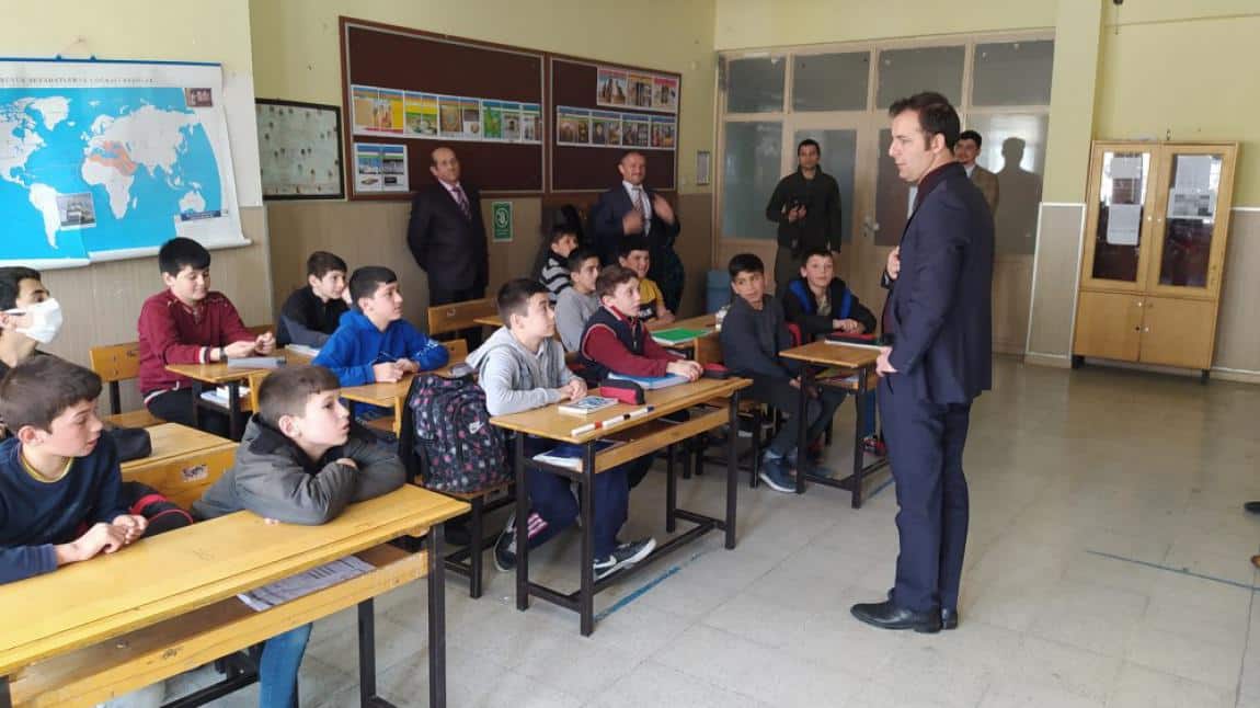 İlçe Kaymakamı Sayın Metin Eyyüpkoca'nın Okulumuzu Ziyareti